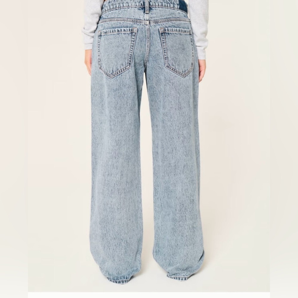 NWT Hollister Women’s Low Rise Baggy Jeans, Medium Wash, Sz.4R - Picture 2 of 15